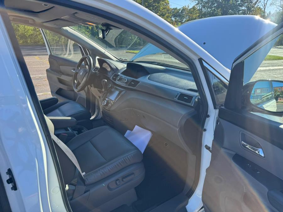 2014 Honda Odyssey 5dr Touring, available for sale in New Britain, Connecticut | Supreme Automotive. New Britain, Connecticut 2014 Honda Odyssey 5dr Touring, available for sale in New Britain, Connecticut | Supreme Automotive. New Britain, Connecticut