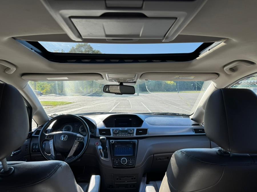 2014 Honda Odyssey 5dr Touring, available for sale in New Britain, Connecticut | Supreme Automotive. New Britain, Connecticut 2014 Honda Odyssey 5dr Touring, available for sale in New Britain, Connecticut | Supreme Automotive. New Britain, Connecticut