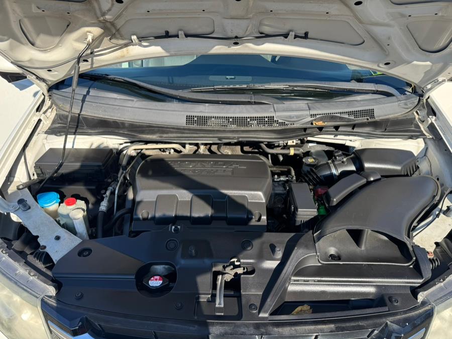2014 Honda Odyssey 5dr Touring, available for sale in New Britain, Connecticut | Supreme Automotive. New Britain, Connecticut 2014 Honda Odyssey 5dr Touring, available for sale in New Britain, Connecticut | Supreme Automotive. New Britain, Connecticut
