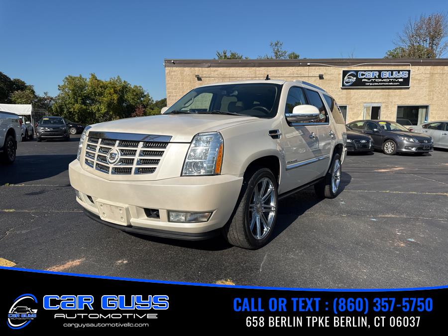 Used 2011 Cadillac Escalade in Berlin, Connecticut | Car Guys Automotive LLC. Berlin, Connecticut
