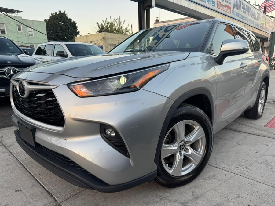 Used 2022 Toyota Highlander in Jamaica, New York | Sunrise Autoland. Jamaica, New York