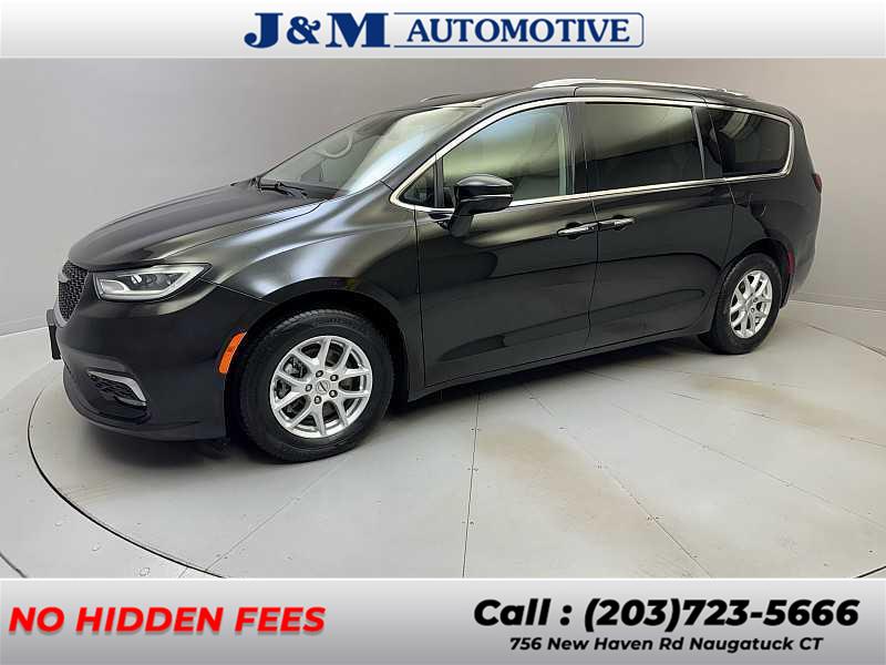 Used 2021 Chrysler Pacifica in Naugatuck, Connecticut | J&M Automotive Sls&Svc LLC. Naugatuck, Connecticut