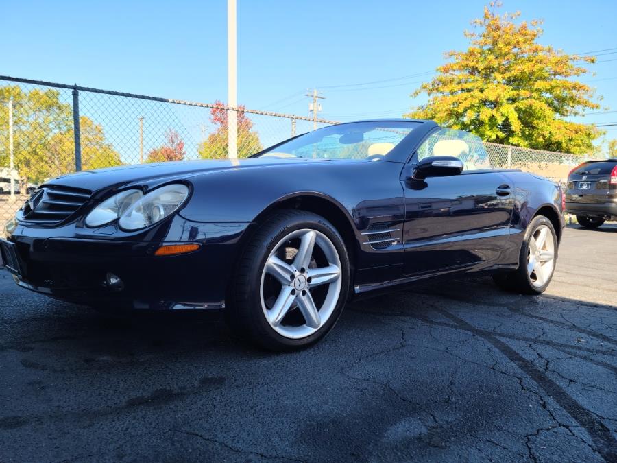 2006 Mercedes-Benz SL-Class 2dr Roadster 5.0L, available for sale in Milford, Connecticut | Chip's Auto Sales Inc. Milford, Connecticut