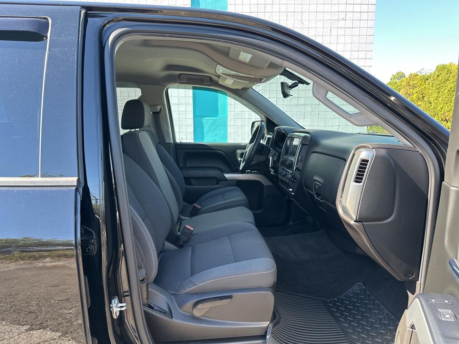 2018 Chevrolet Silverado 1500 4WD Crew Cab 143.5" LT w/2LT, available for sale in Milford, Connecticut | Dealertown Auto Wholesalers. Milford, Connecticut 2018 Chevrolet Silverado 1500 4WD Crew Cab 143.5" LT w/2LT, available for sale in Milford, Connecticut | Dealertown Auto Wholesalers. Milford, Connecticut