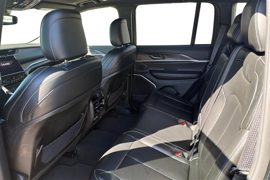 2024 Jeep Cherokee Limited 4xe photo 10