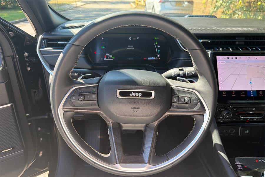 2024 Jeep Cherokee Limited 4xe photo 16