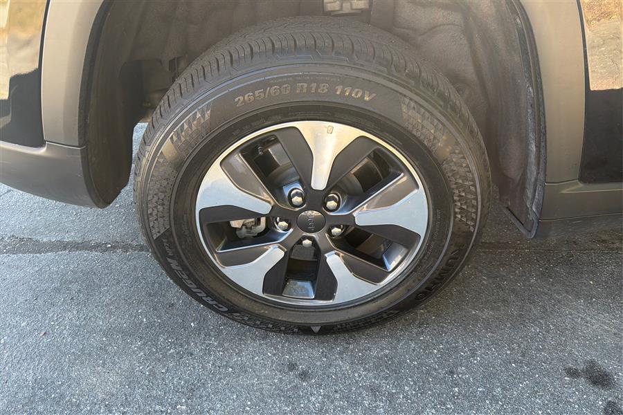 2024 Jeep Cherokee Limited 4xe photo 21