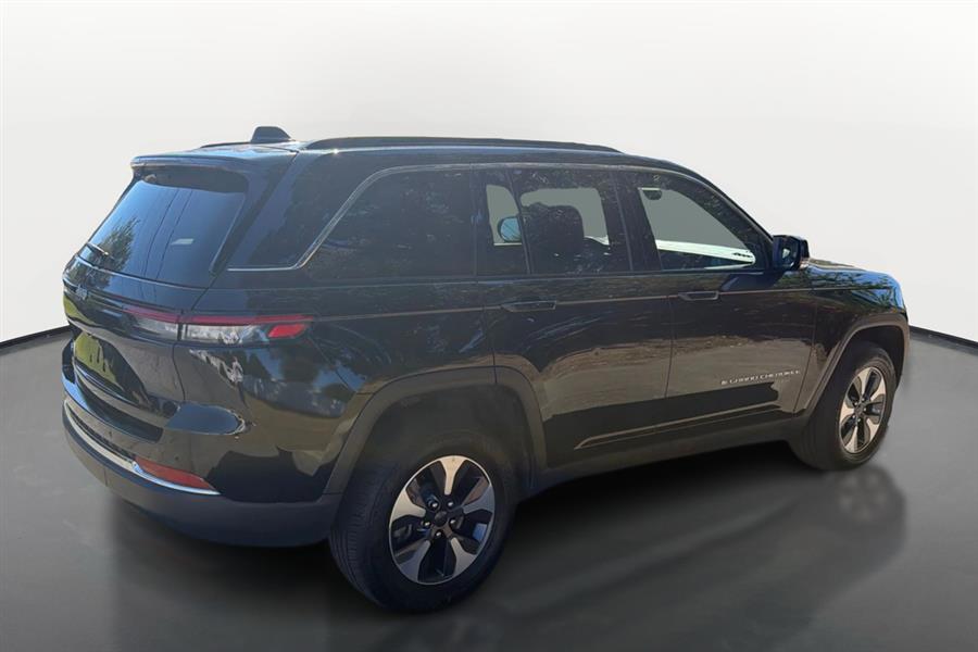 2024 Jeep Cherokee Limited 4xe photo 4