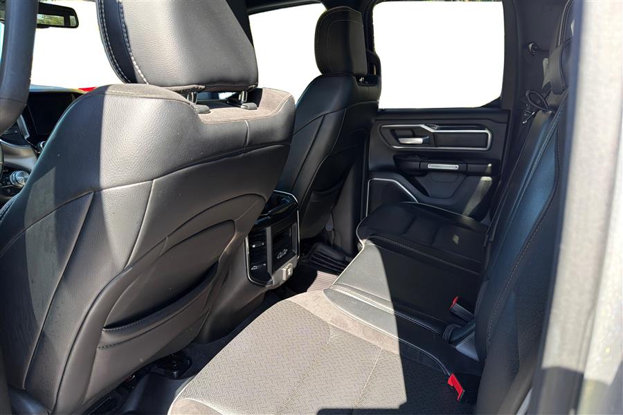 2019 Ram 1500 Laramie photo 10