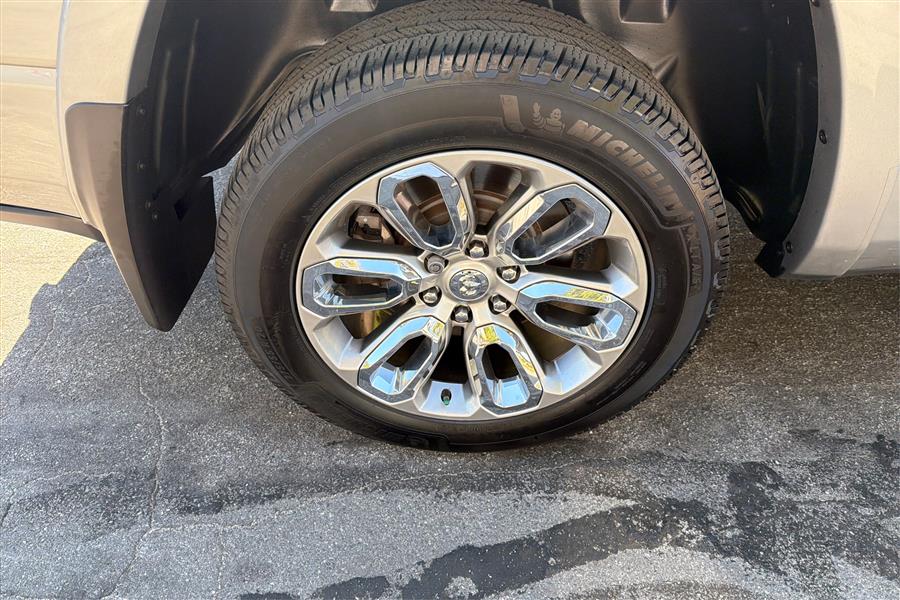 2019 Ram 1500 Laramie photo 19