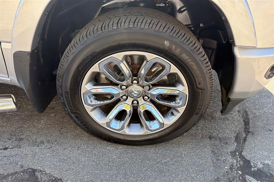 2019 Ram 1500 Laramie photo 20