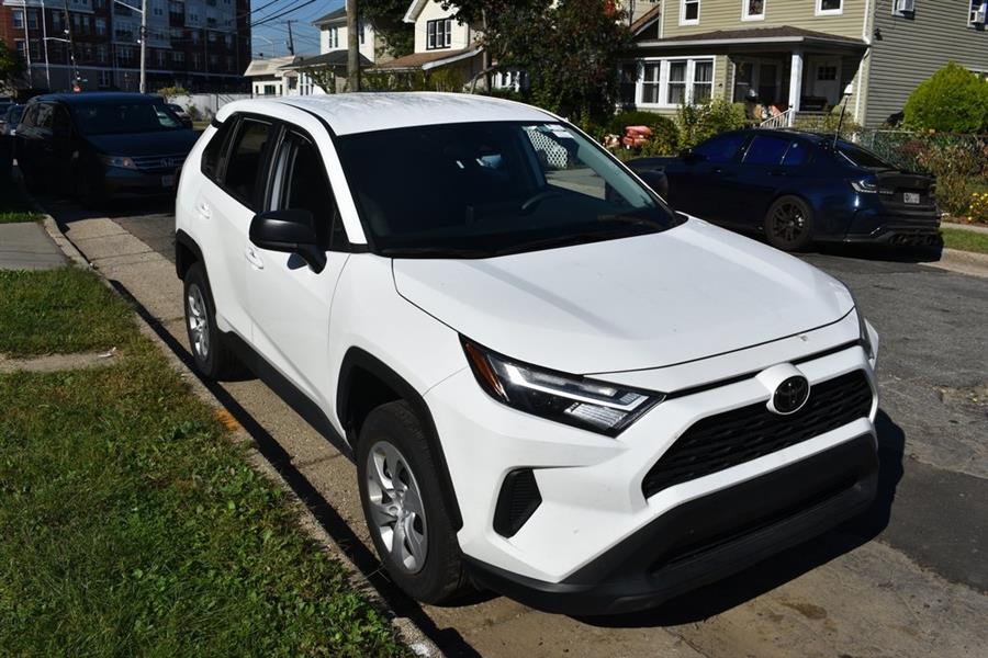 2024 Toyota RAV4 LE photo 2