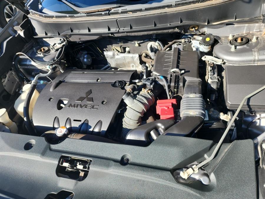 2015 Mitsubishi Outlander Sport ES photo 41