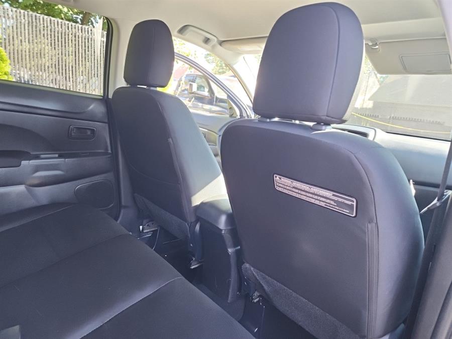 2015 Mitsubishi Outlander Sport ES photo 37