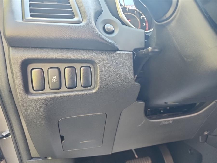 2015 Mitsubishi Outlander Sport ES photo 25