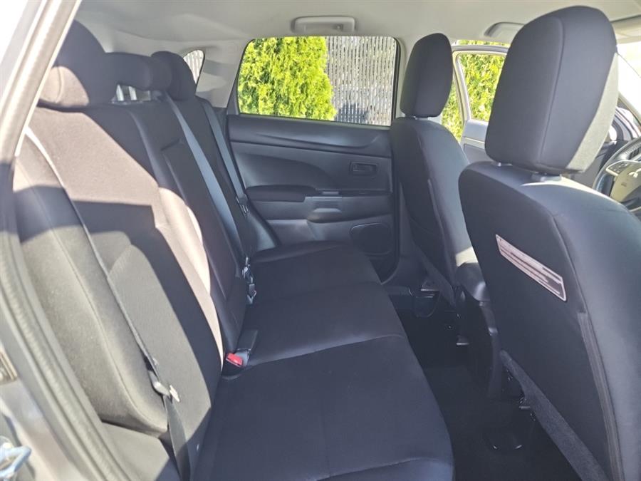 2015 Mitsubishi Outlander Sport ES photo 36