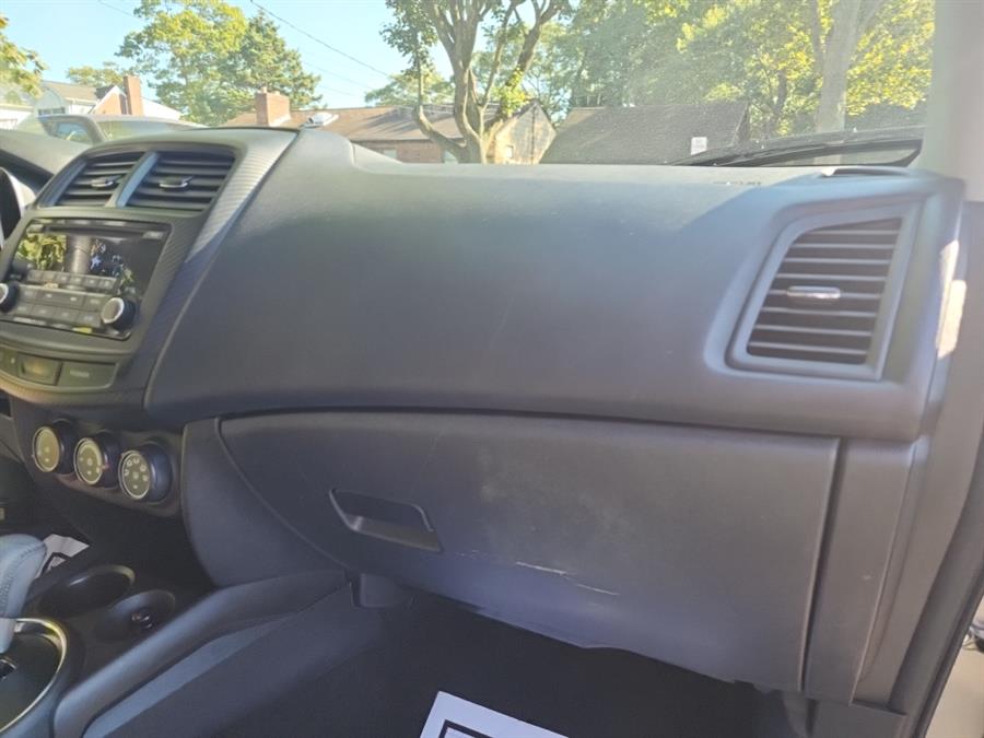 2015 Mitsubishi Outlander Sport ES photo 39