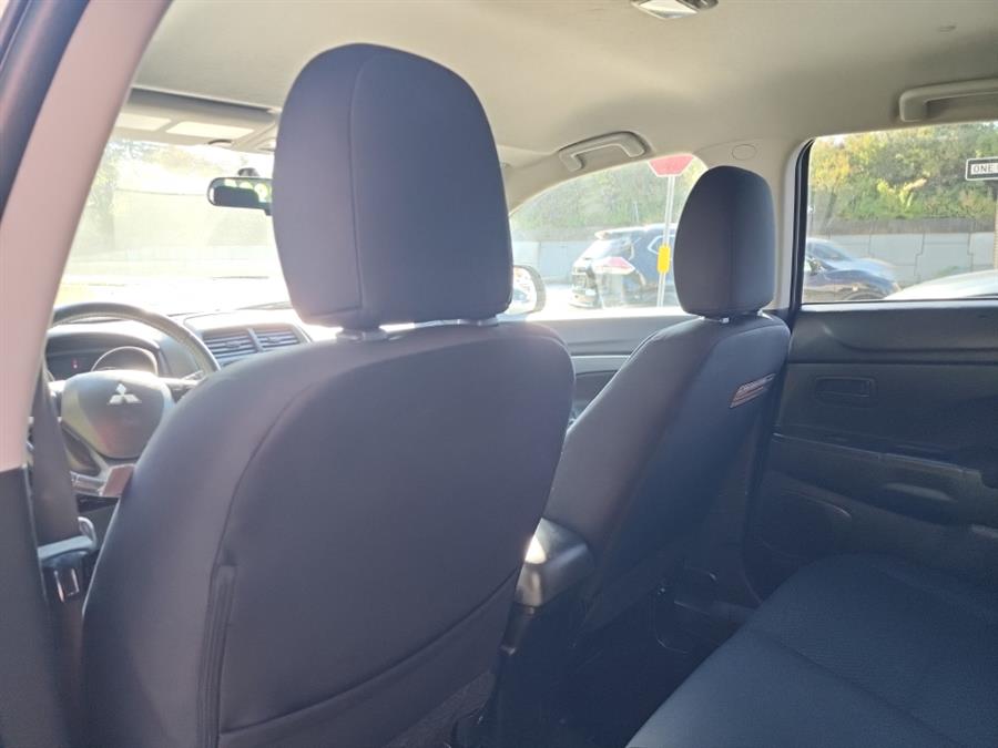 2015 Mitsubishi Outlander Sport ES photo 31
