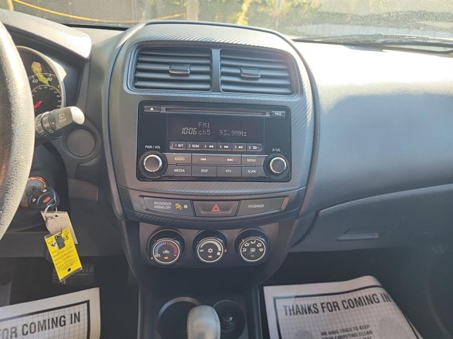 2015 Mitsubishi Outlander Sport ES photo 18