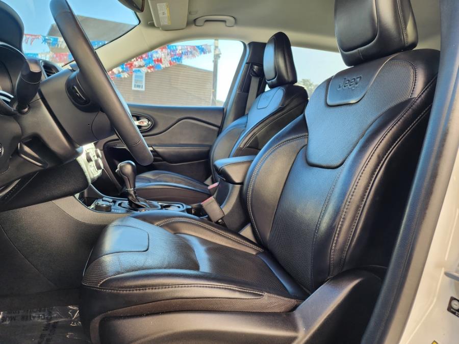 2023 Jeep Cherokee Altitude Lux 4x4, available for sale in Newark, New Jersey | Champion Auto Sales. Newark, New Jersey 2023 Jeep Cherokee Altitude Lux 4x4, available for sale in Newark, New Jersey | Champion Auto Sales. Newark, New Jersey