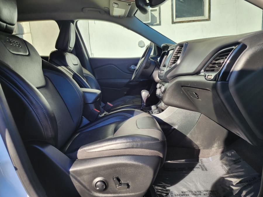 2023 Jeep Cherokee Altitude Lux 4x4, available for sale in Newark, New Jersey | Champion Auto Sales. Newark, New Jersey 2023 Jeep Cherokee Altitude Lux 4x4, available for sale in Newark, New Jersey | Champion Auto Sales. Newark, New Jersey