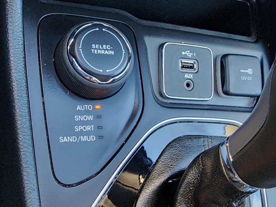 2023 Jeep Cherokee Altitude Lux 4x4, available for sale in Newark, New Jersey | Champion Auto Sales. Newark, New Jersey 2023 Jeep Cherokee Altitude Lux 4x4, available for sale in Newark, New Jersey | Champion Auto Sales. Newark, New Jersey