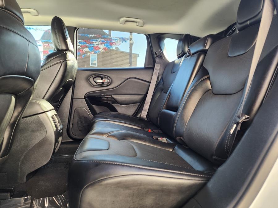 2023 Jeep Cherokee Altitude Lux 4x4, available for sale in Newark, New Jersey | Champion Auto Sales. Newark, New Jersey 2023 Jeep Cherokee Altitude Lux 4x4, available for sale in Newark, New Jersey | Champion Auto Sales. Newark, New Jersey