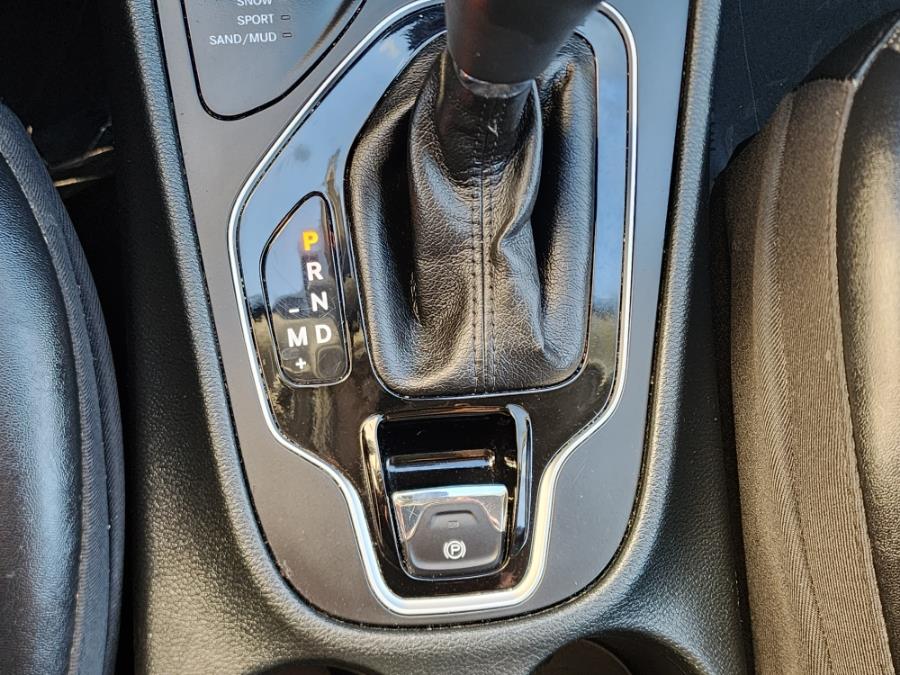 2023 Jeep Cherokee Altitude Lux 4x4, available for sale in Newark, New Jersey | Champion Auto Sales. Newark, New Jersey 2023 Jeep Cherokee Altitude Lux 4x4, available for sale in Newark, New Jersey | Champion Auto Sales. Newark, New Jersey