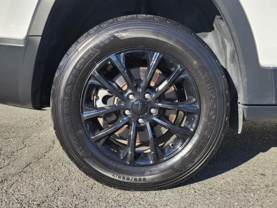2023 Jeep Cherokee Altitude Lux 4x4, available for sale in Newark, New Jersey | Champion Auto Sales. Newark, New Jersey 2023 Jeep Cherokee Altitude Lux 4x4, available for sale in Newark, New Jersey | Champion Auto Sales. Newark, New Jersey