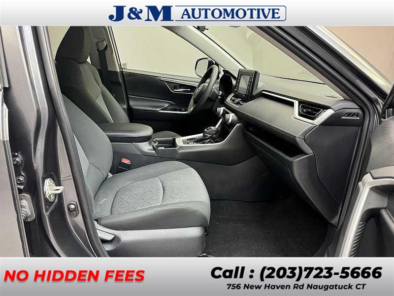 2020 Toyota Rav4 XLE, available for sale in Naugatuck, Connecticut | J&M Automotive Sls&Svc LLC. Naugatuck, Connecticut 2020 Toyota Rav4 XLE, available for sale in Naugatuck, Connecticut | J&M Automotive Sls&Svc LLC. Naugatuck, Connecticut