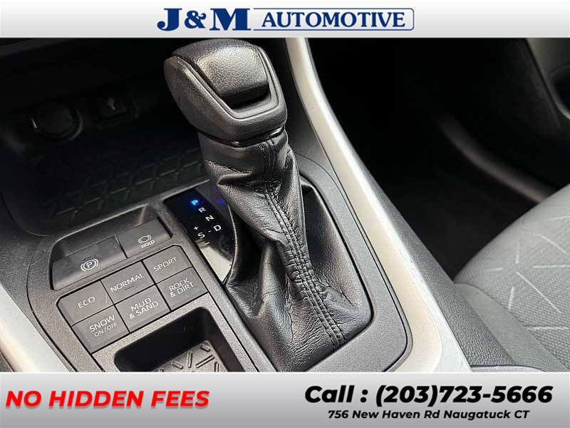 2020 Toyota Rav4 XLE, available for sale in Naugatuck, Connecticut | J&M Automotive Sls&Svc LLC. Naugatuck, Connecticut 2020 Toyota Rav4 XLE, available for sale in Naugatuck, Connecticut | J&M Automotive Sls&Svc LLC. Naugatuck, Connecticut