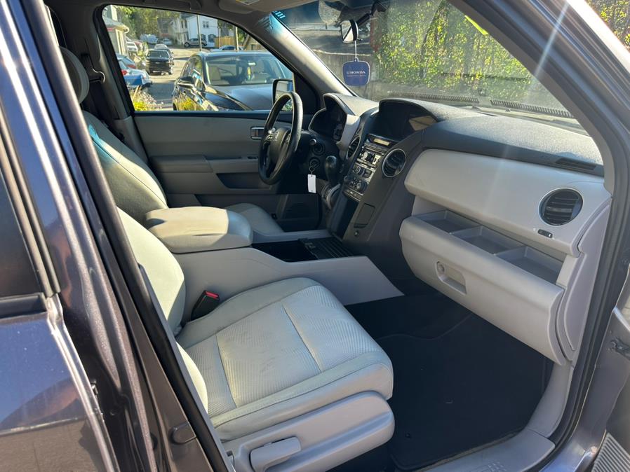2014 Honda Pilot 4WD 4dr LX, available for sale in New Milford, Connecticut | New Milford Auto Sales. New Milford, Connecticut 2014 Honda Pilot 4WD 4dr LX, available for sale in New Milford, Connecticut | New Milford Auto Sales. New Milford, Connecticut