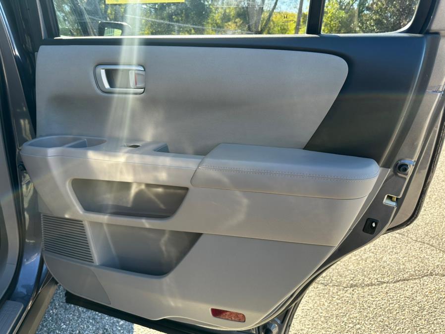 2014 Honda Pilot 4WD 4dr LX, available for sale in New Milford, Connecticut | New Milford Auto Sales. New Milford, Connecticut 2014 Honda Pilot 4WD 4dr LX, available for sale in New Milford, Connecticut | New Milford Auto Sales. New Milford, Connecticut