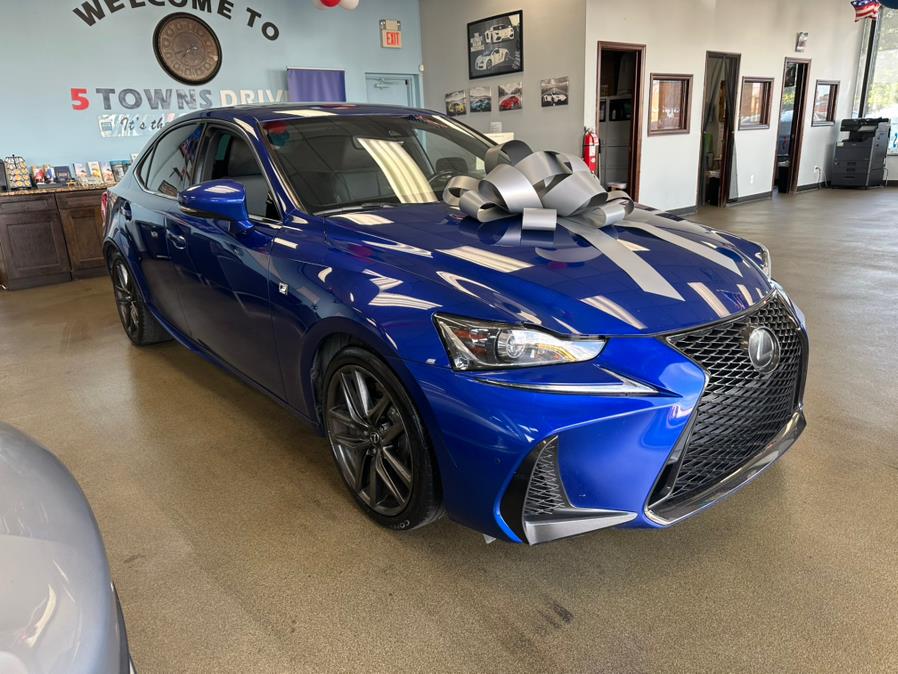 2018 Lexus IS 300 F SPORT photo 2
