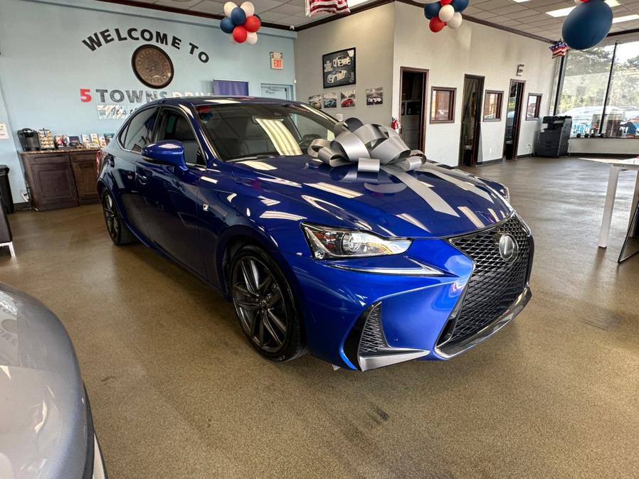 2018 Lexus IS 300 F SPORT photo 3