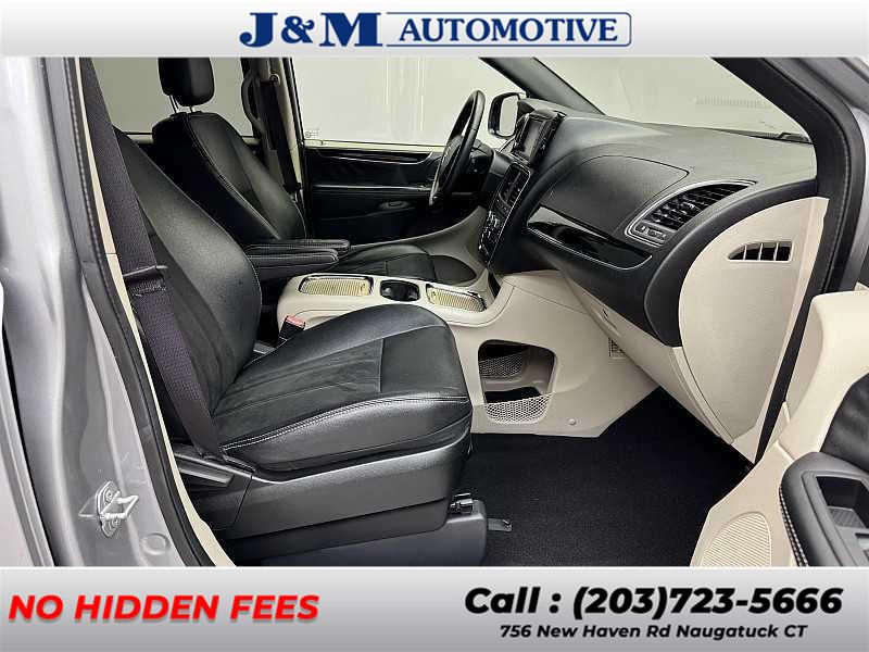 2019 Dodge Grand Caravan SXT photo 19