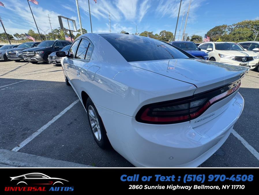 2022 Dodge Charger SXT photo 4