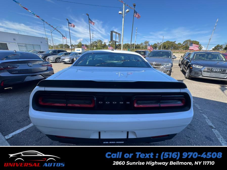 2023 Dodge Challenger GT photo 3