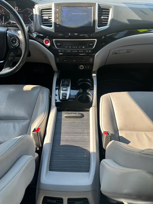 2016 Honda Pilot AWD 4dr Touring w/RES & Navi, available for sale in New Milford, Connecticut | New Milford Auto Sales. New Milford, Connecticut 2016 Honda Pilot AWD 4dr Touring w/RES & Navi, available for sale in New Milford, Connecticut | New Milford Auto Sales. New Milford, Connecticut