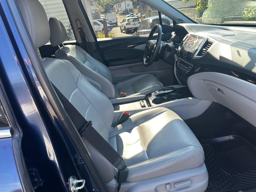 2016 Honda Pilot AWD 4dr Touring w/RES & Navi, available for sale in New Milford, Connecticut | New Milford Auto Sales. New Milford, Connecticut 2016 Honda Pilot AWD 4dr Touring w/RES & Navi, available for sale in New Milford, Connecticut | New Milford Auto Sales. New Milford, Connecticut