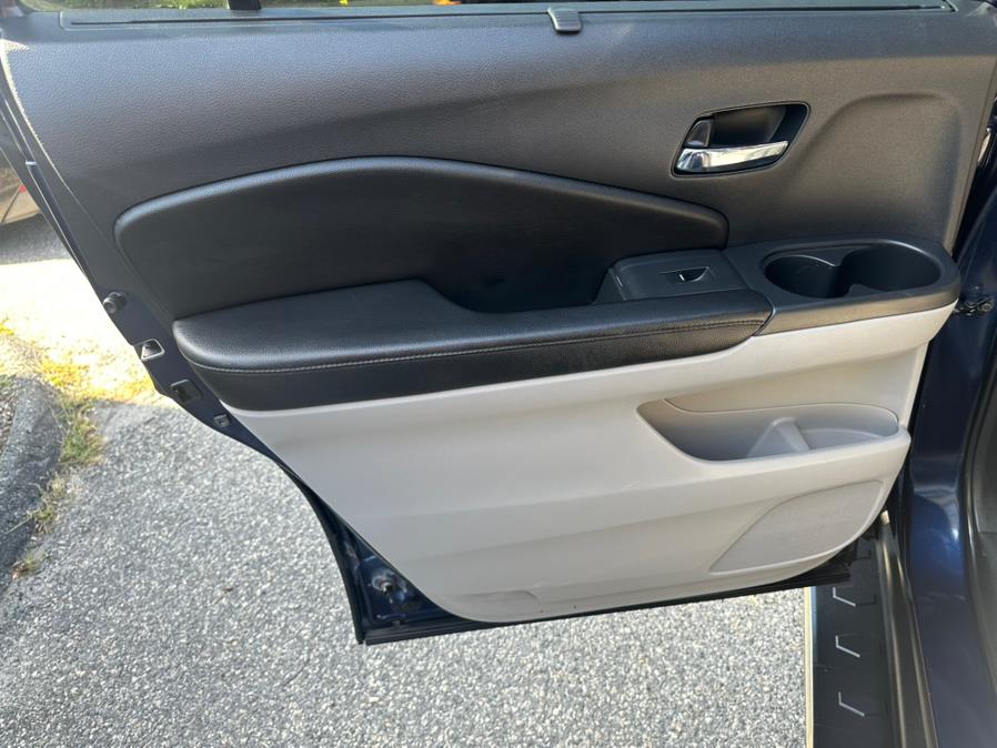 2016 Honda Pilot AWD 4dr Touring w/RES & Navi, available for sale in New Milford, Connecticut | New Milford Auto Sales. New Milford, Connecticut 2016 Honda Pilot AWD 4dr Touring w/RES & Navi, available for sale in New Milford, Connecticut | New Milford Auto Sales. New Milford, Connecticut