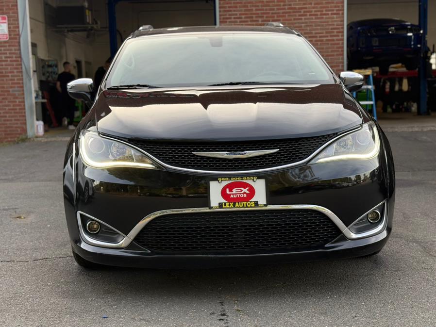 2019 Chrysler Pacifica Limited photo 3