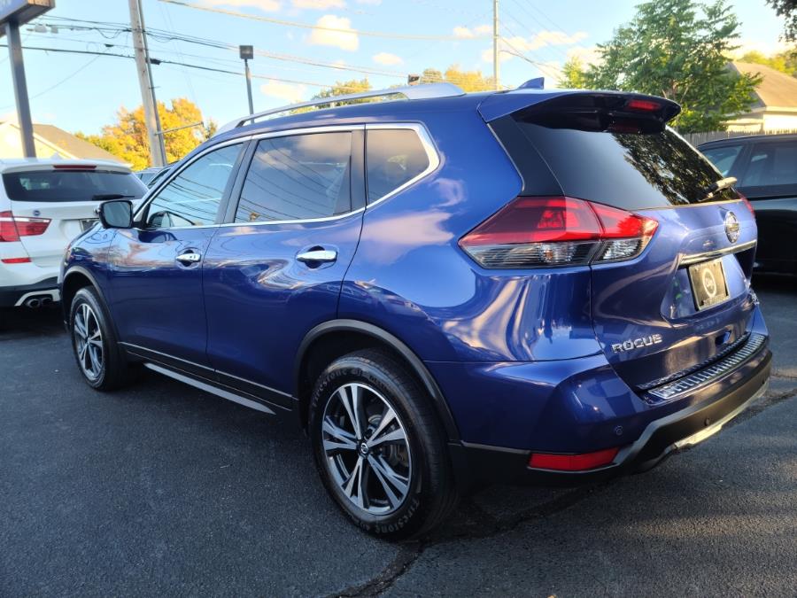 2020 Nissan Rogue SV photo 3