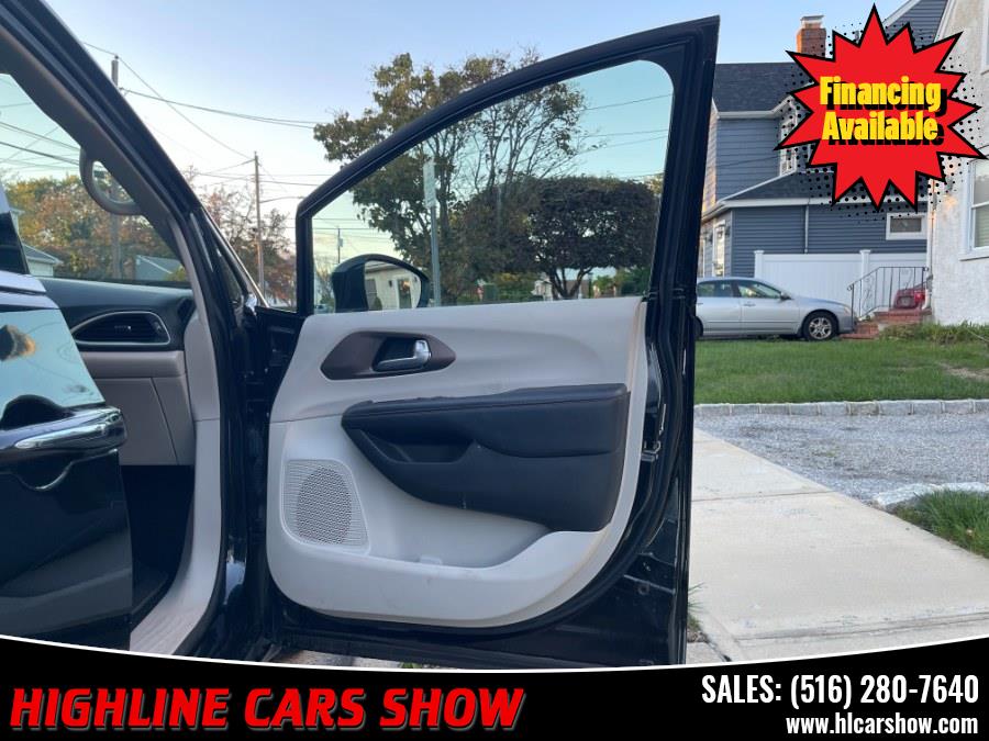 2017 Chrysler Pacifica Touring-L FWD, available for sale in West Hempstead, New York | Highline Cars Show Corp. West Hempstead, New York 2017 Chrysler Pacifica Touring-L FWD, available for sale in West Hempstead, New York | Highline Cars Show Corp. West Hempstead, New York