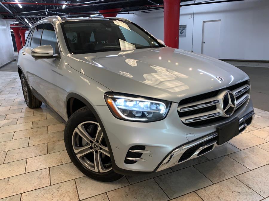 2021 Mercedes Benz GLC 300 4MATIC photo 2