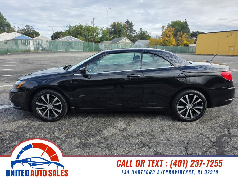 2013 Chrysler 200 S photo 2