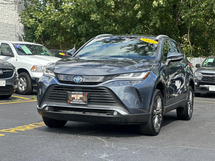 2023 Toyota Venza XLE's photo