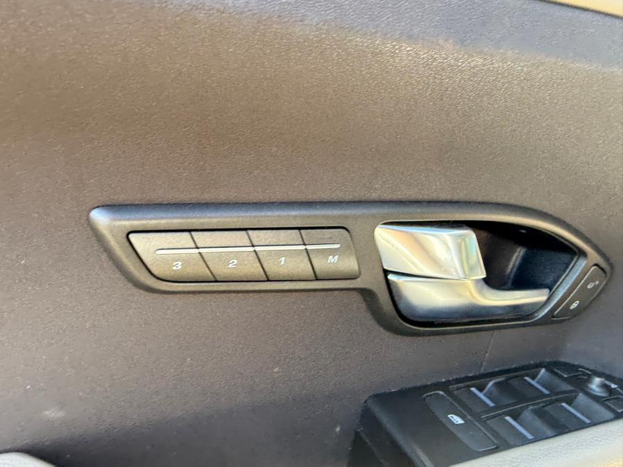 2013 Land Rover Range Rover Evoque Pure, available for sale in Stratford, Connecticut | Wiz Leasing Inc. Stratford, Connecticut 2013 Land Rover Range Rover Evoque Pure, available for sale in Stratford, Connecticut | Wiz Leasing Inc. Stratford, Connecticut