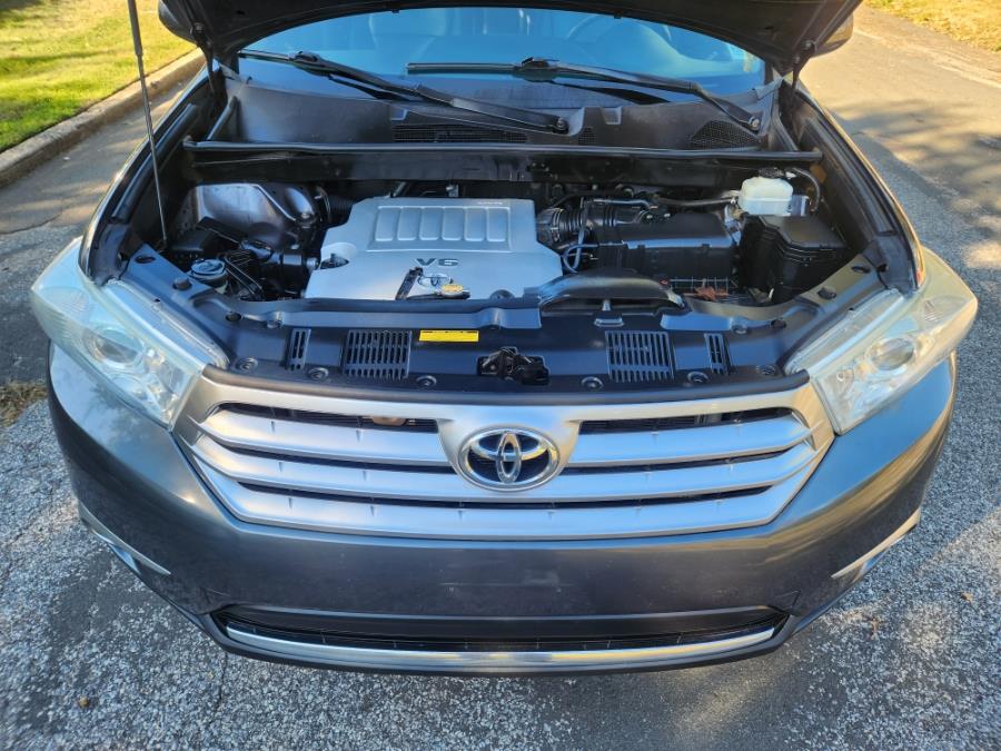 2012 Toyota Highlander 4WD 4dr V6 SE, available for sale in West Babylon, New York | SGM Auto Sales. West Babylon, New York 2012 Toyota Highlander 4WD 4dr V6 SE, available for sale in West Babylon, New York | SGM Auto Sales. West Babylon, New York