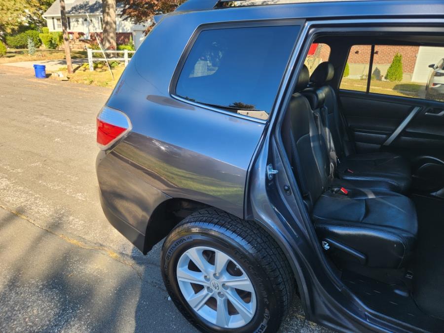 2012 Toyota Highlander 4WD 4dr V6 SE, available for sale in West Babylon, New York | SGM Auto Sales. West Babylon, New York 2012 Toyota Highlander 4WD 4dr V6 SE, available for sale in West Babylon, New York | SGM Auto Sales. West Babylon, New York